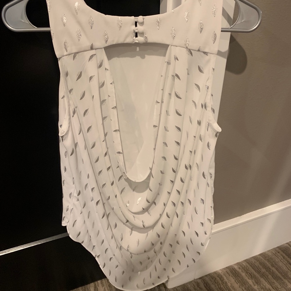 White Tank - Picture 2 of 2